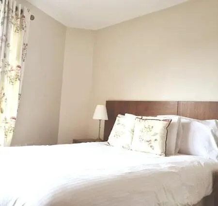 Apartment 3 Bed In The Heart Of