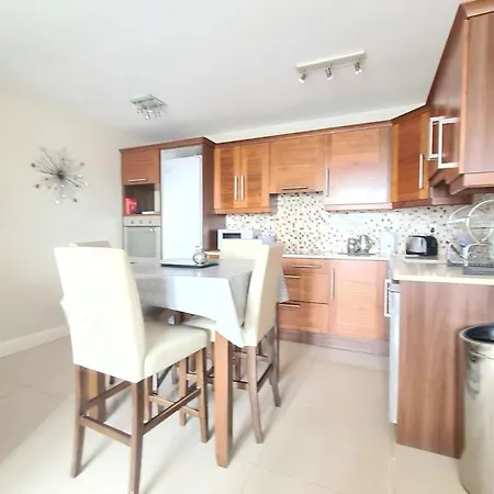 3 Bed In The Heart Of דירה