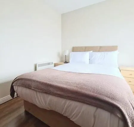 דירה 3 Bed In The Heart Of *